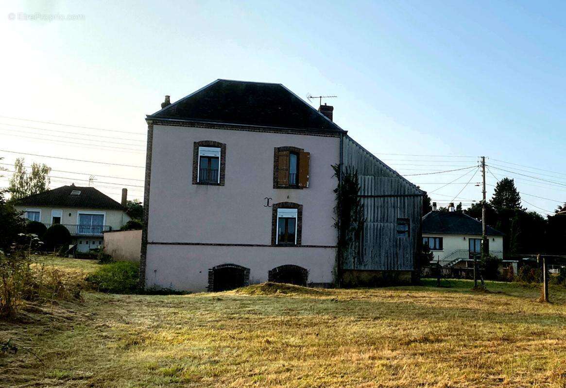 Maison à SAVIGNY-SUR-BRAYE