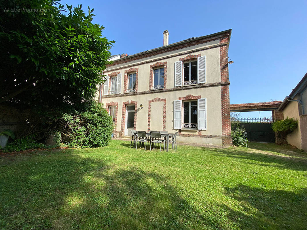 Maison à DAMVILLE