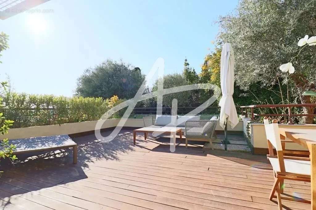 Appartement à ROQUEBRUNE-CAP-MARTIN