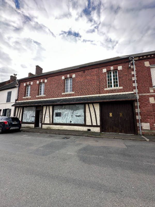 Maison à MAIGNELAY-MONTIGNY