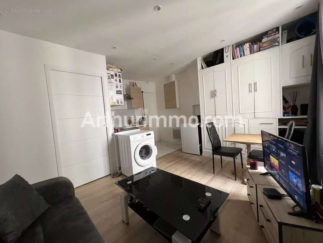 Appartement à PARIS-2E