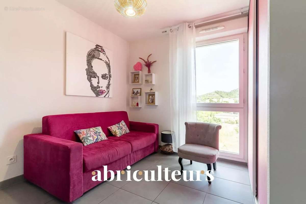 Appartement à MARSEILLE-9E