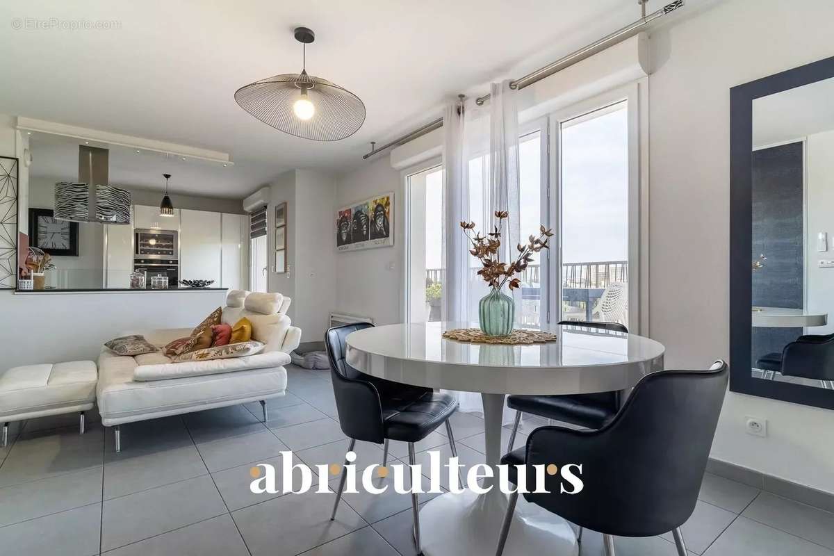 Appartement à MARSEILLE-9E