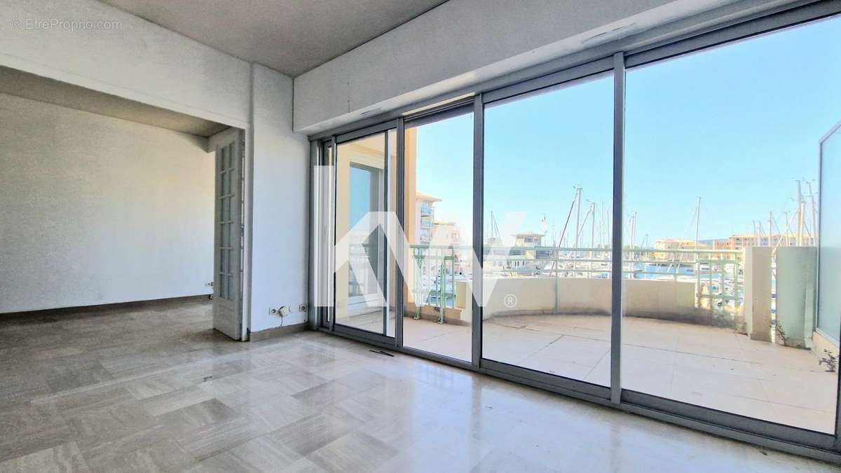 Appartement à FREJUS