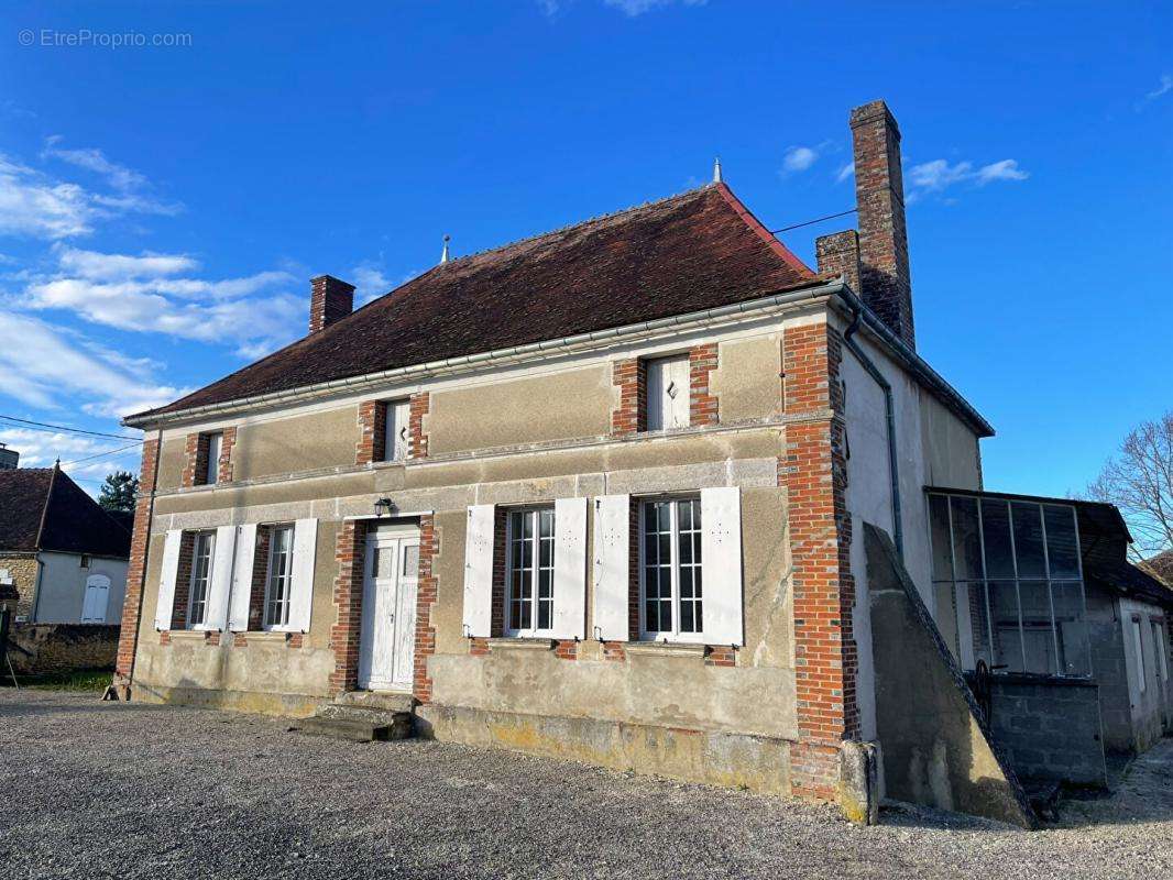 Maison à MAROLLES-SOUS-LIGNIERES