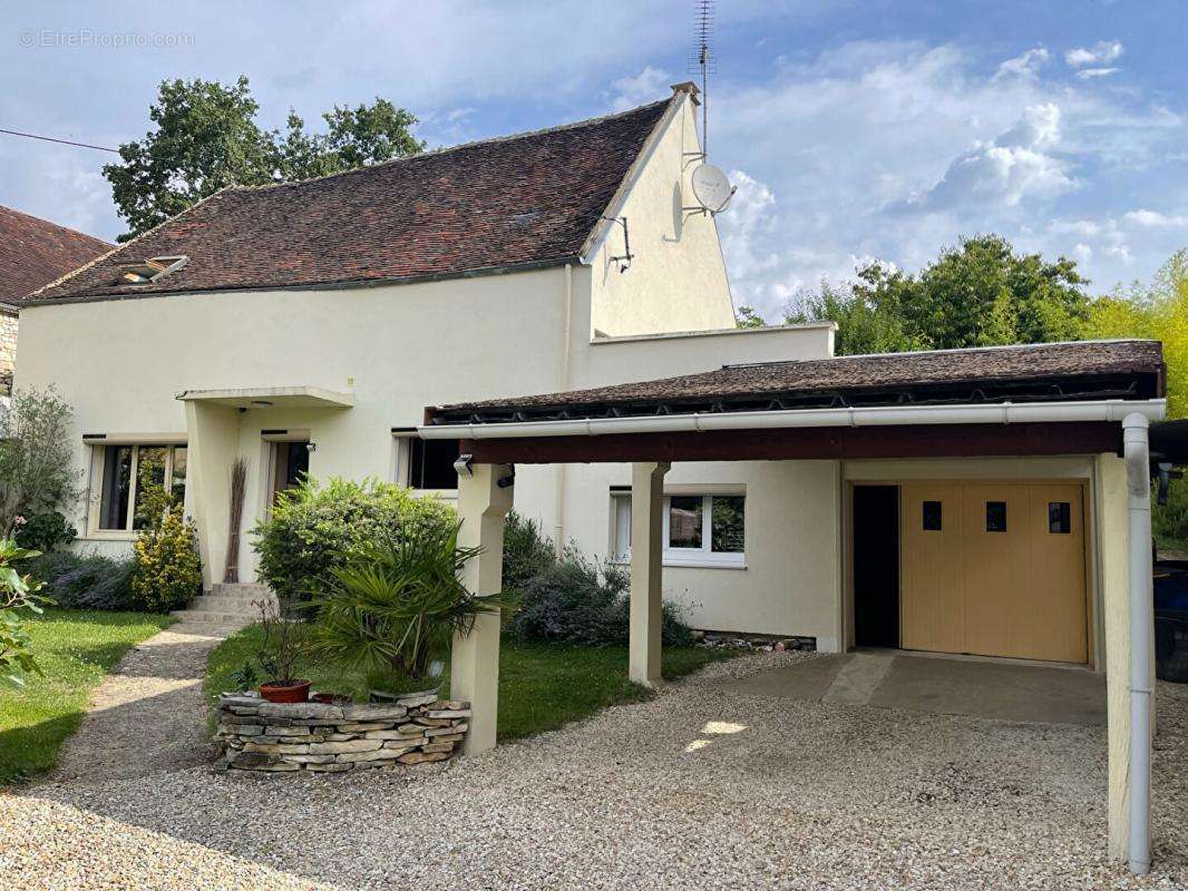 Maison à BELLECHAUME