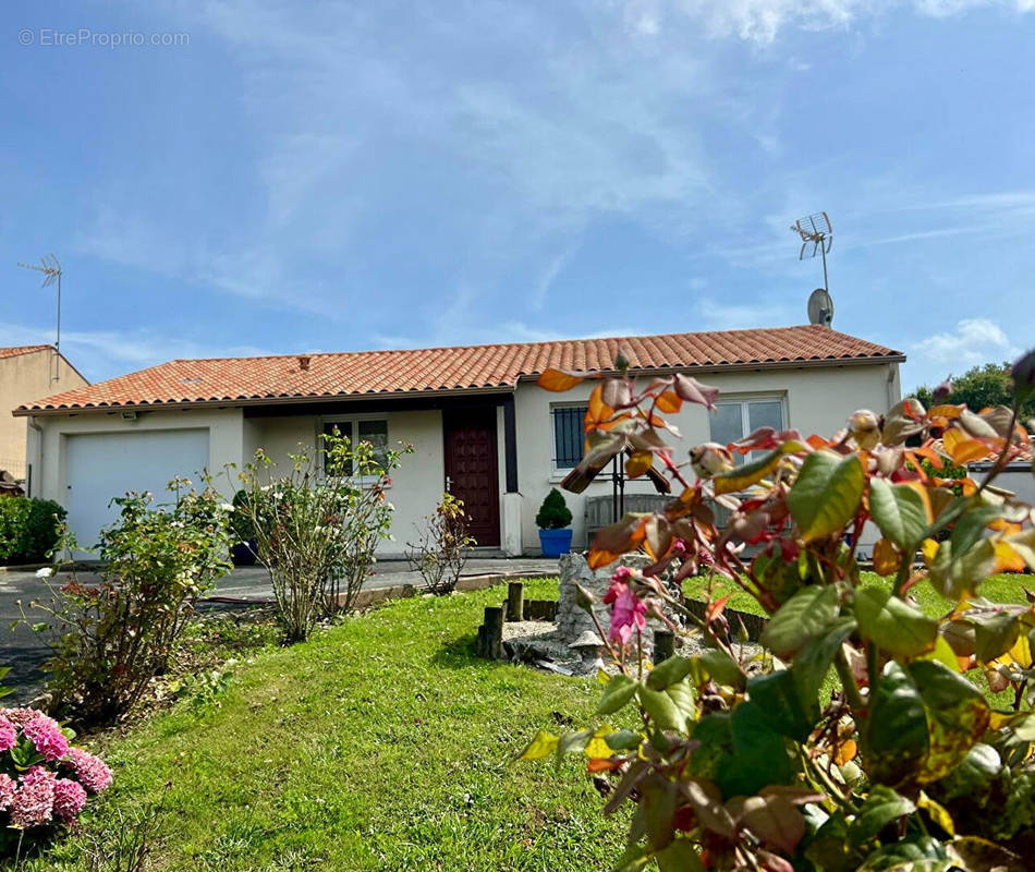 Maison à BOURCEFRANC-LE-CHAPUS