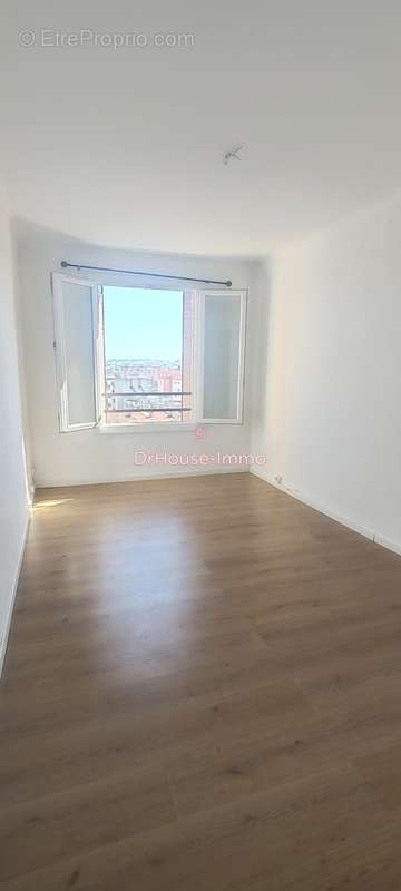 Appartement à MARSEILLE-4E