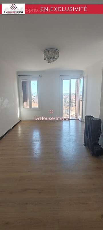 Appartement à MARSEILLE-4E