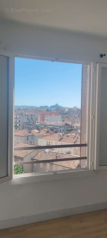 Appartement à MARSEILLE-4E