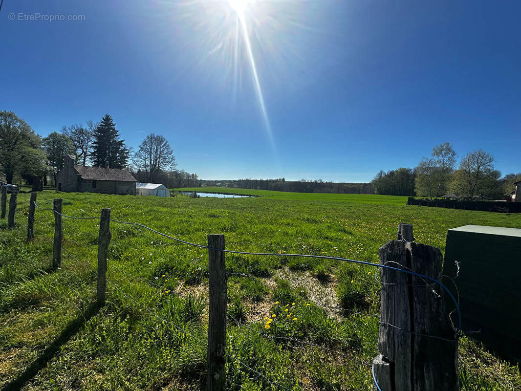 Terrain à MEILHARDS