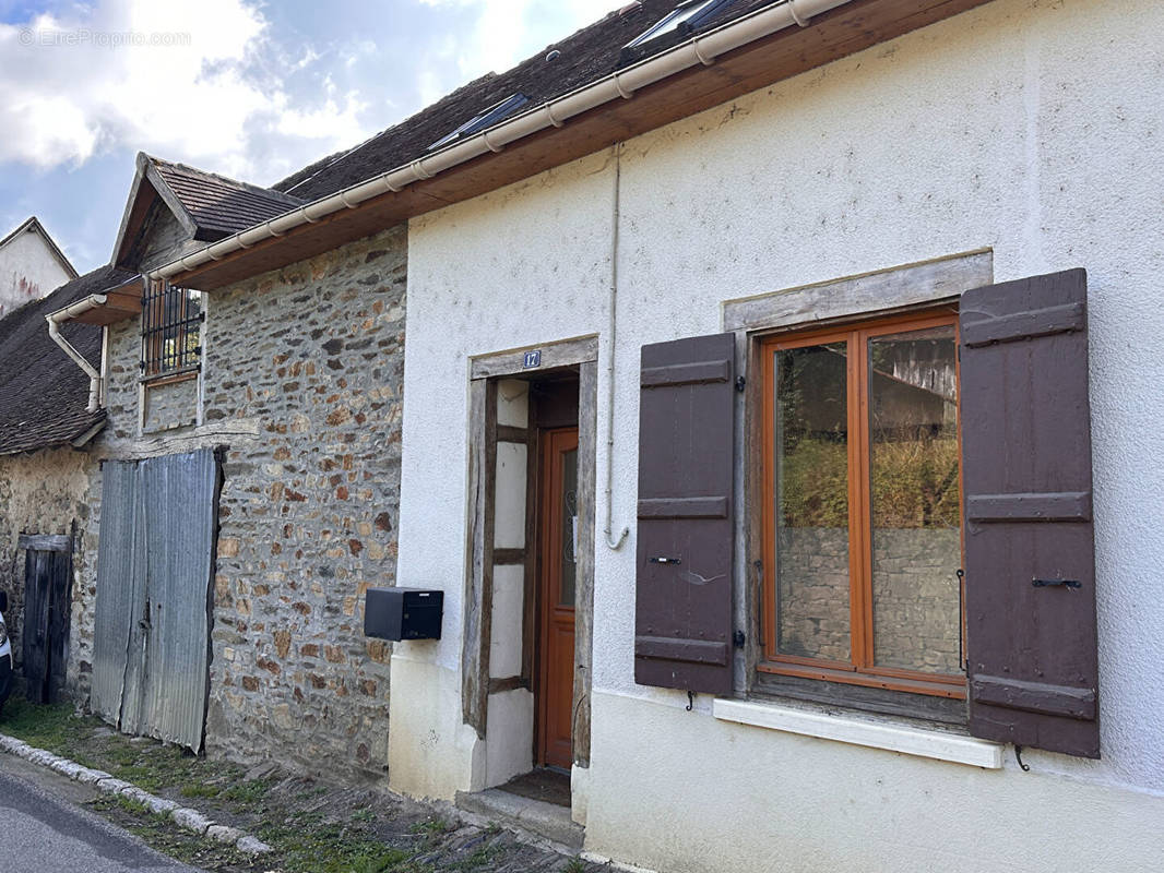 Maison à SAINT-GERMAIN-LES-BELLES