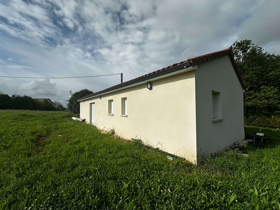 Maison à SAINT-PRIEST-LIGOURE