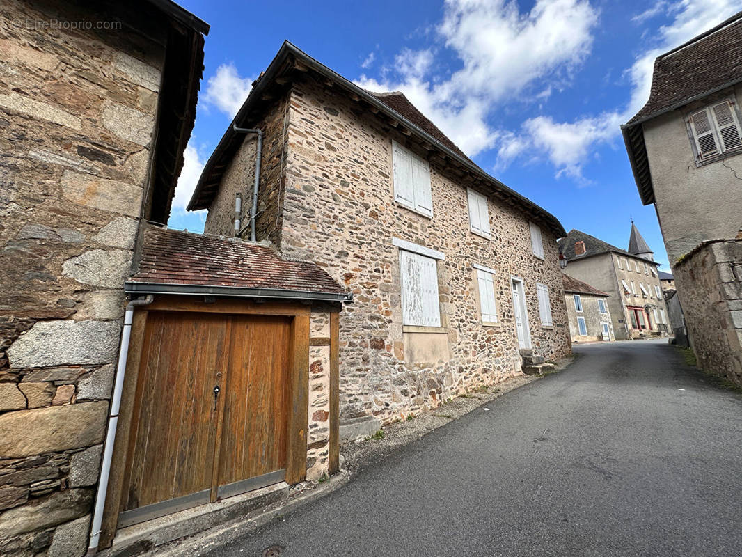 Maison à SAINT-GERMAIN-LES-BELLES