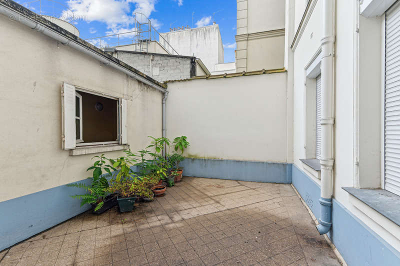 Appartement à LEVALLOIS-PERRET