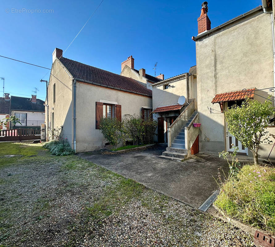 Maison à MONTLUCON