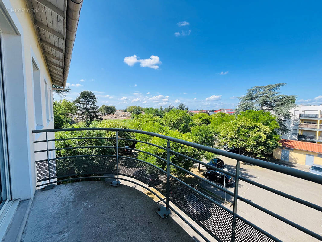 Appartement à DECINES-CHARPIEU