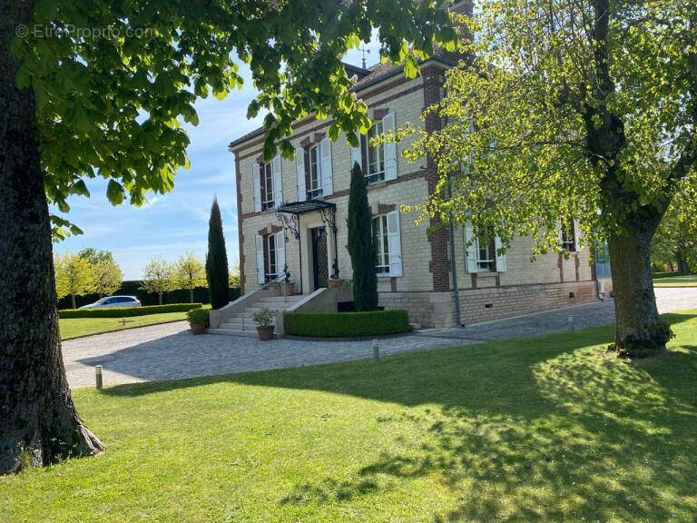 Maison à LAINES-AUX-BOIS