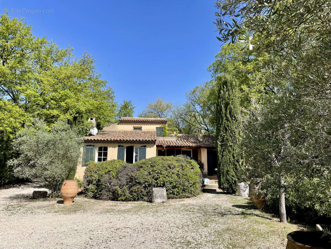 Maison à LOURMARIN