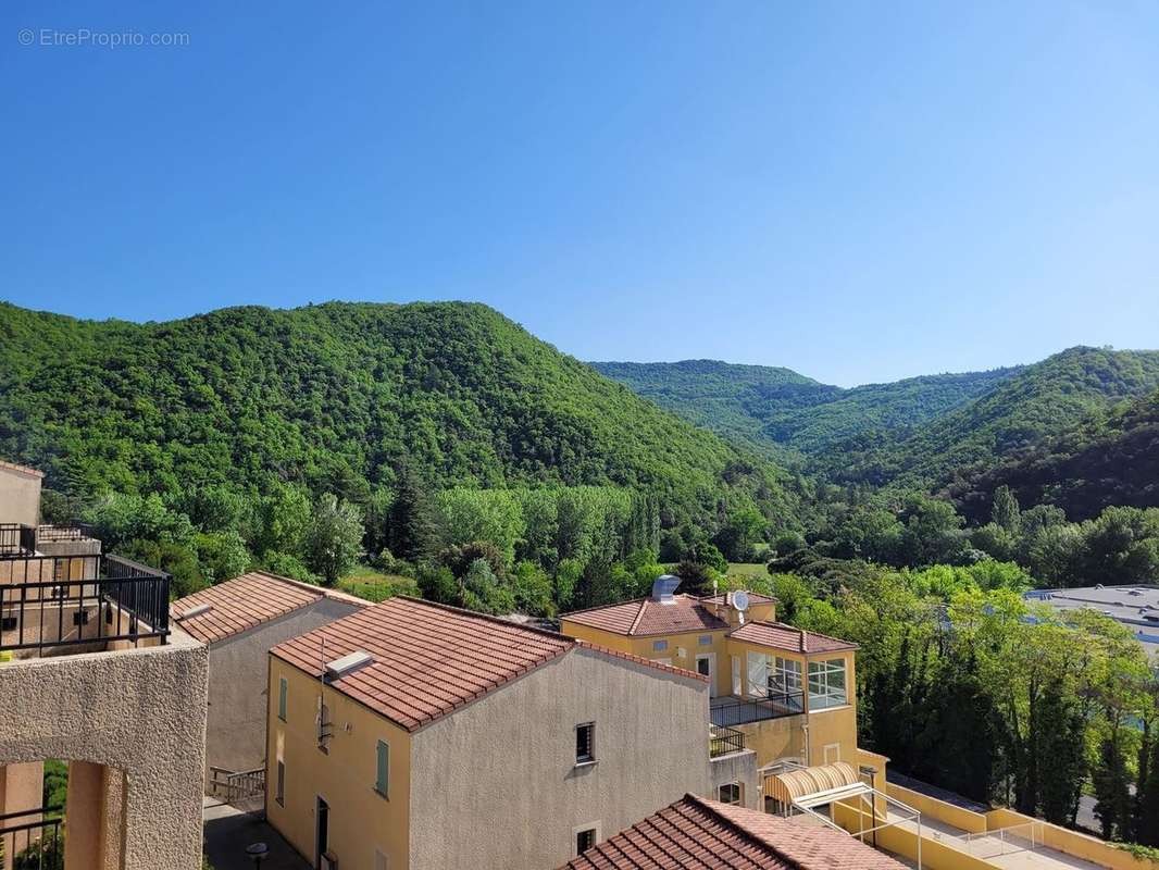 Appartement à AVENE