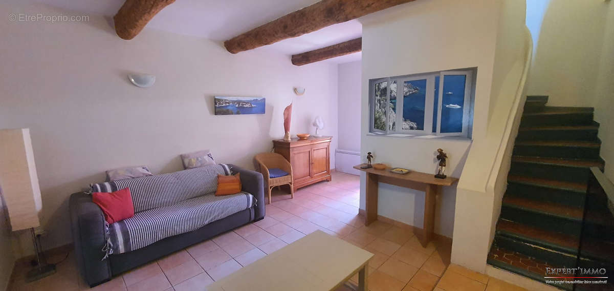 Appartement à SAINT-CYR-SUR-MER