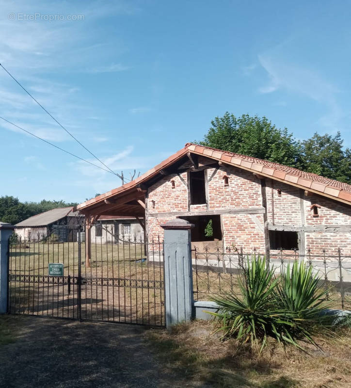 Maison à ESCOURCE