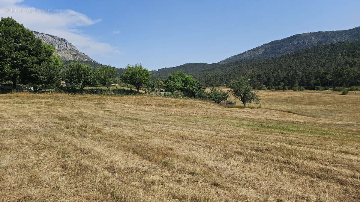 Terrain à SERANON