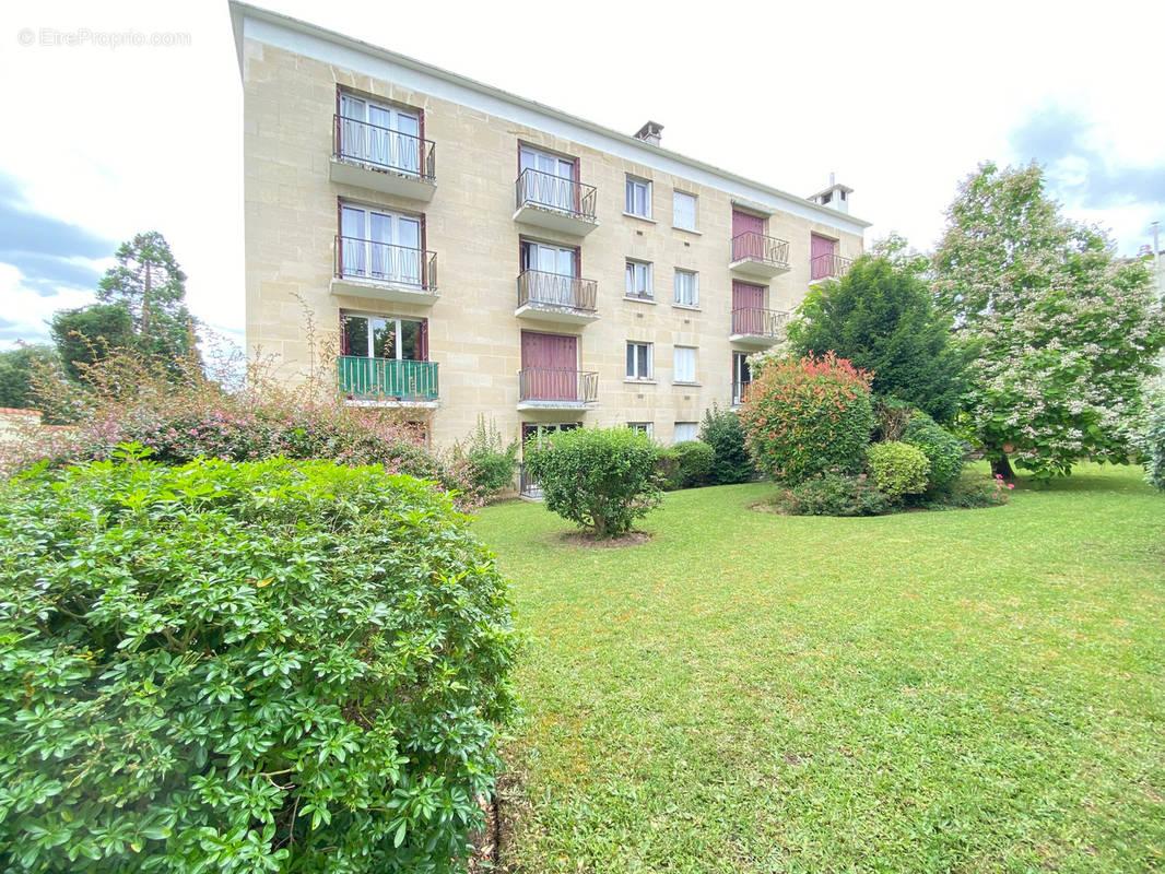 Appartement à SAINT-MAUR-DES-FOSSES