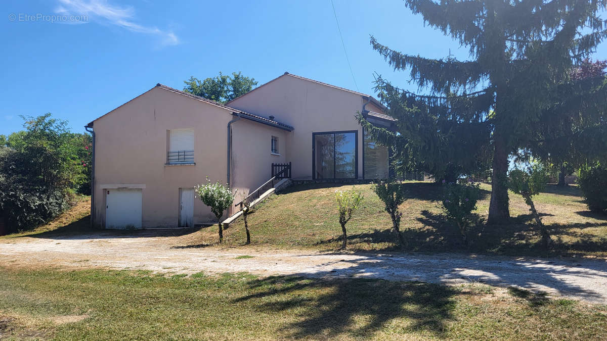 Maison à SAINT-MEARD-DE-DRONE