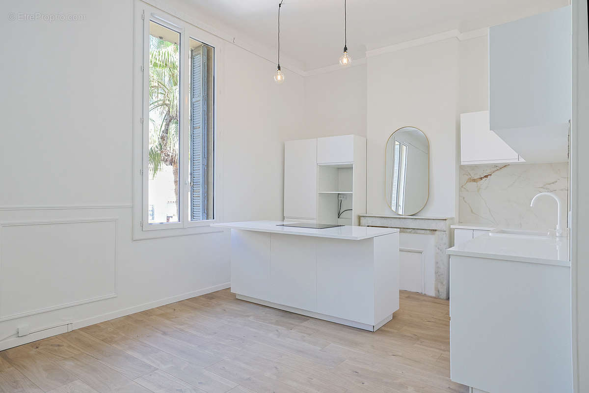 Appartement à HYERES