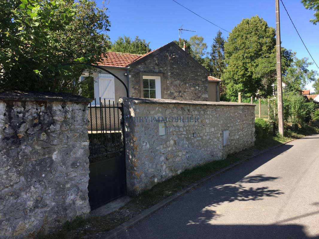 Maison à THOIRY