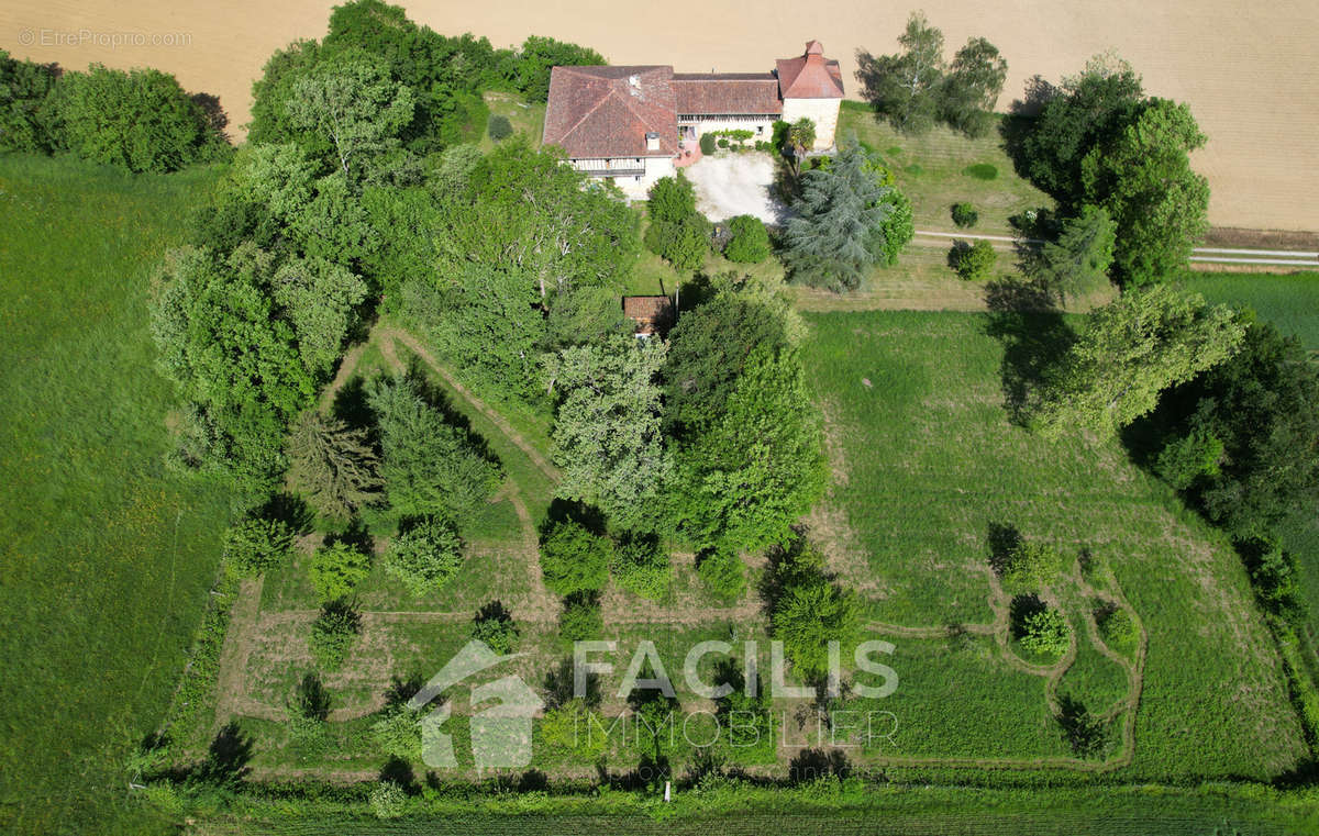 Maison à TILLAC