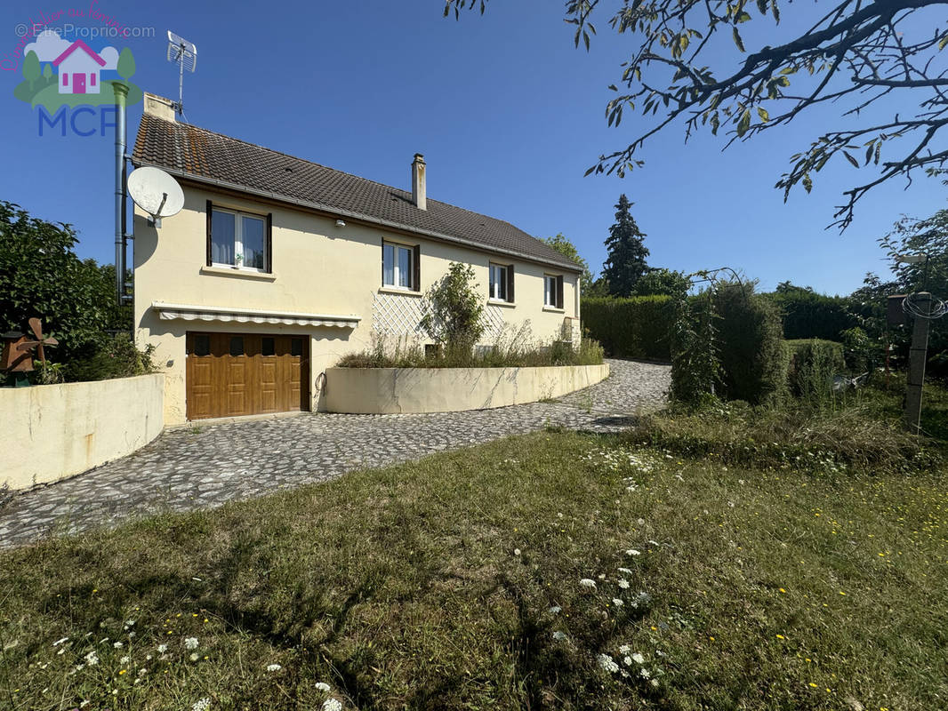 Maison à BUEIL