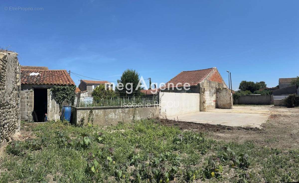 Terrain à BOURCEFRANC-LE-CHAPUS