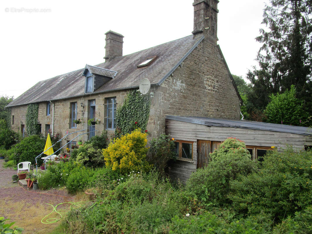 Maison à SAINT-MICHEL-DE-MONTJOIE