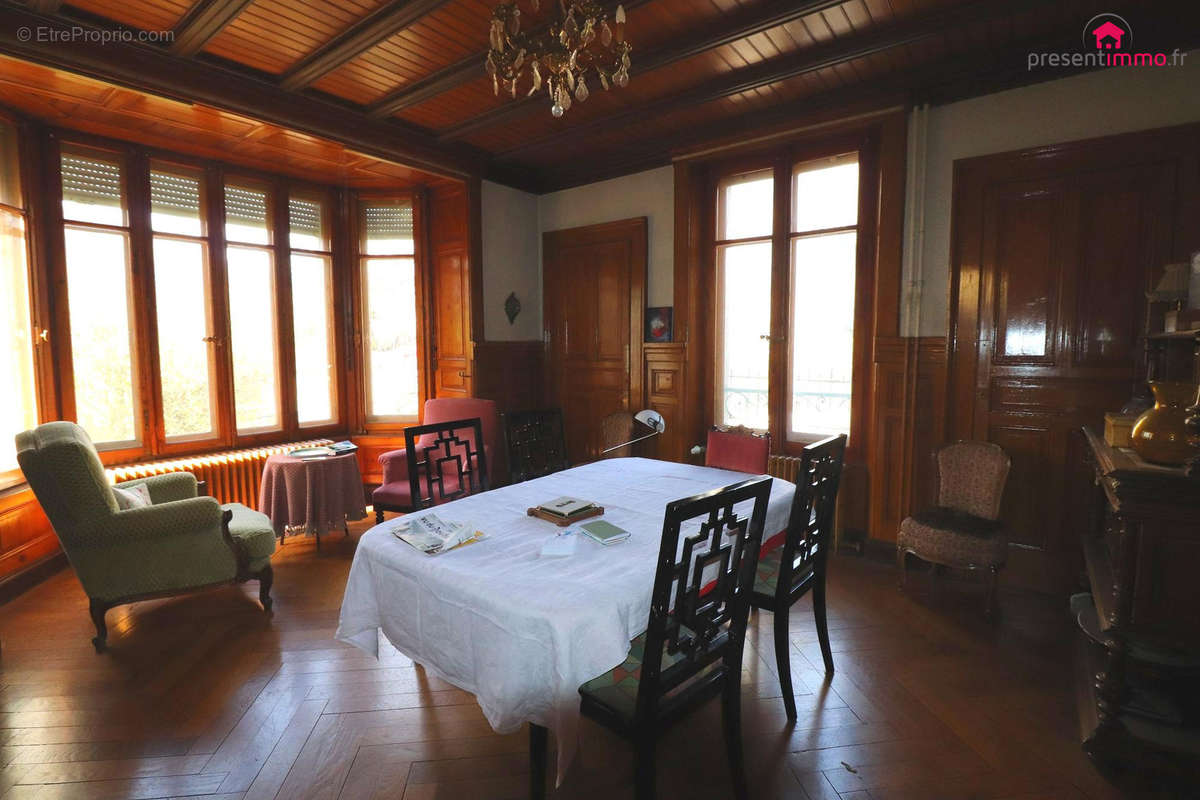 salle à manger - Maison à PONTARLIER