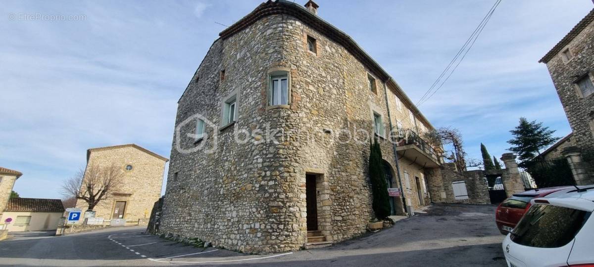 Maison à SAINT-HILAIRE-DE-BRETHMAS