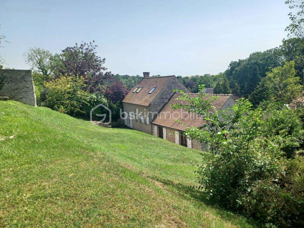 Maison à CHALOU-MOULINEUX