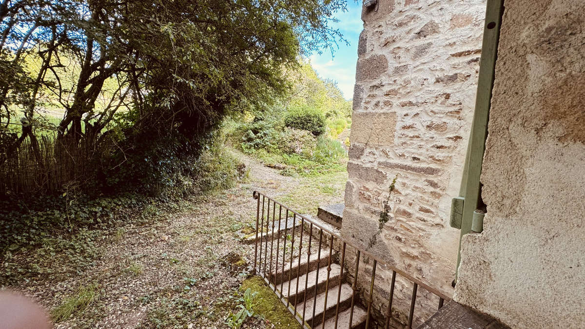 Maison à QUARRE-LES-TOMBES