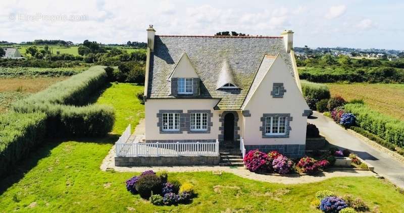 Maison à PLOUGUERNEAU