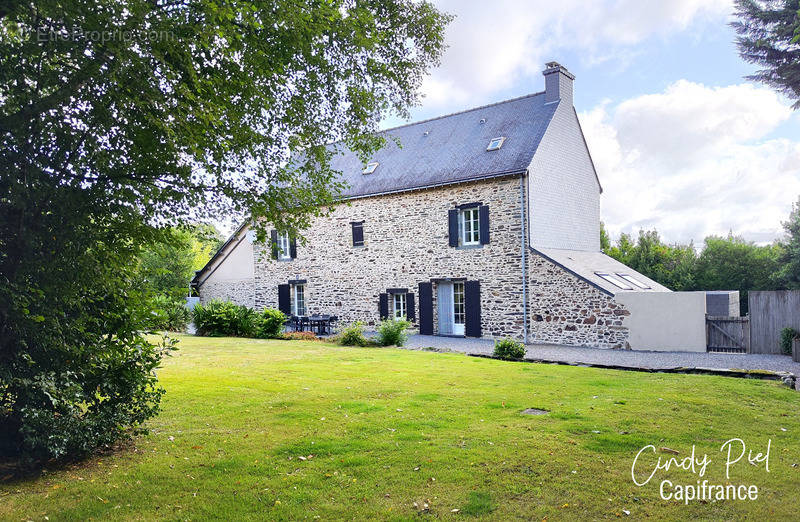 Maison à LA GACILLY