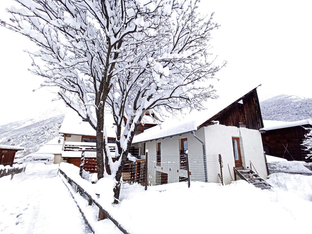 Maison à CEILLAC