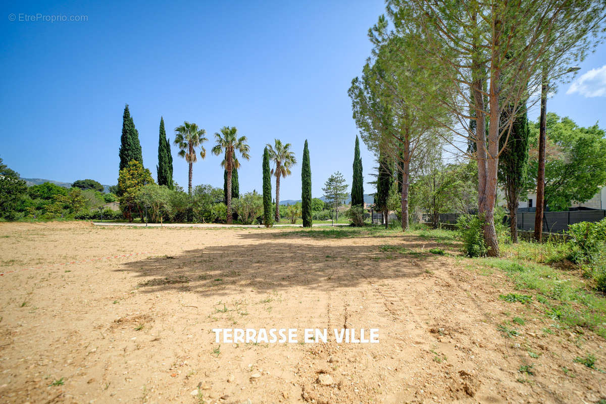 Terrain à AUBAGNE