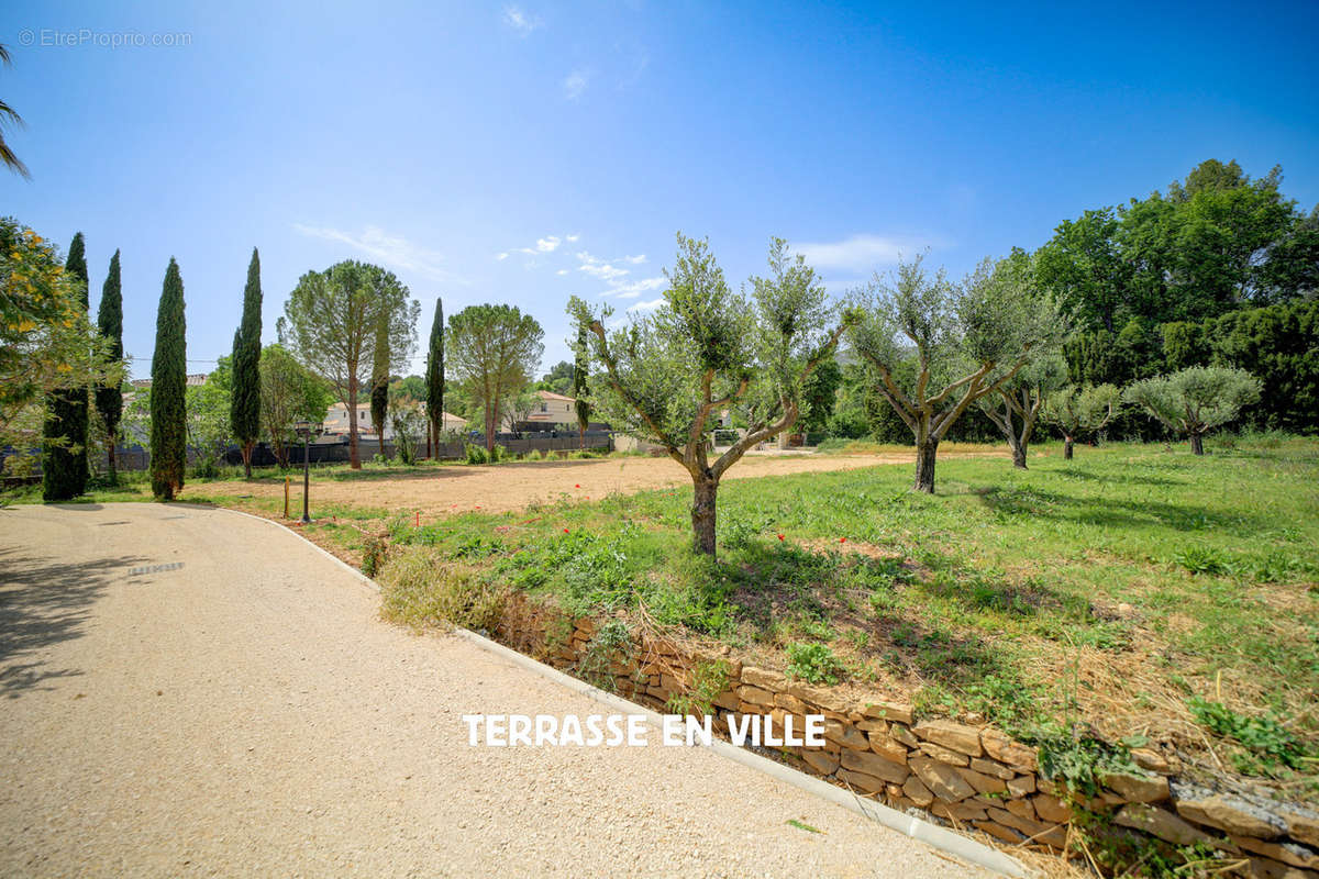 Terrain à AUBAGNE