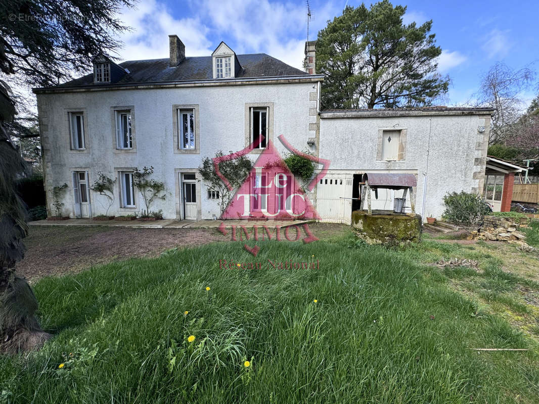 Maison à COULONGES-SUR-L&#039;AUTIZE