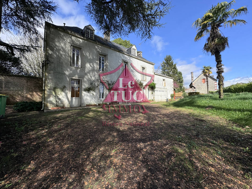 Maison à COULONGES-SUR-L&#039;AUTIZE