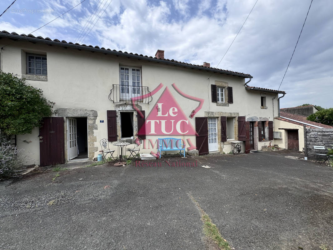 Maison à ANTIGNY