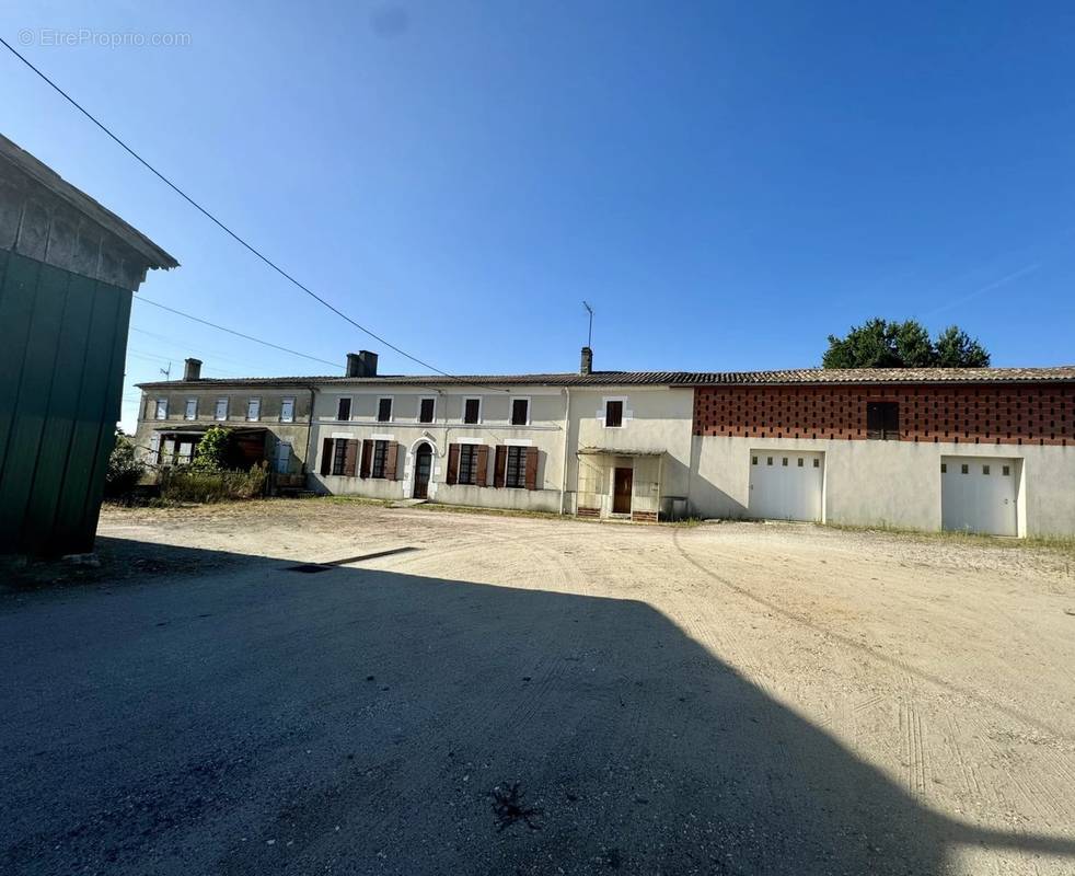 Maison à SAINT-CIERS-SUR-GIRONDE