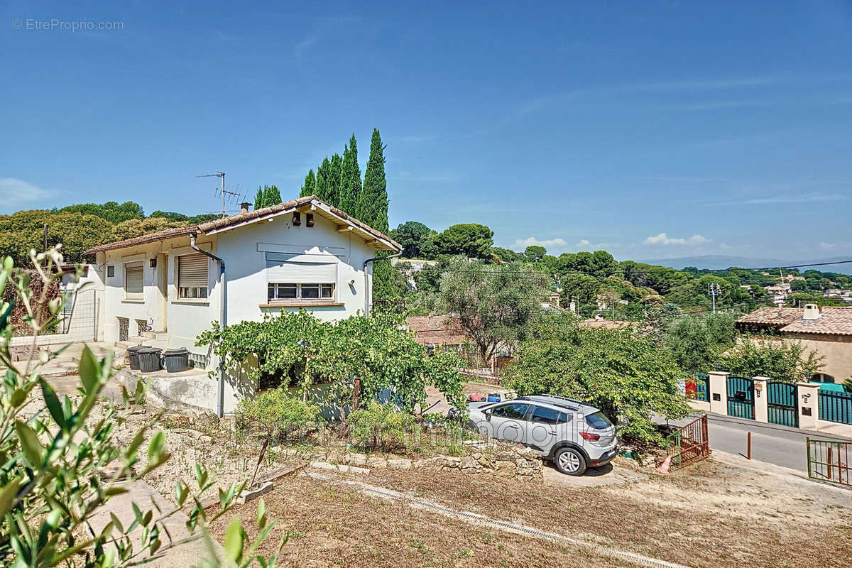 Maison à VALLAURIS