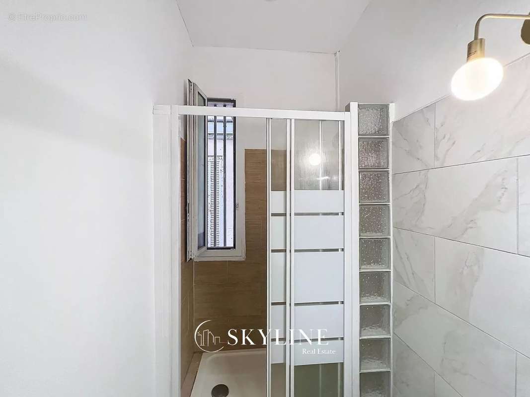 Appartement à MARSEILLE-1E